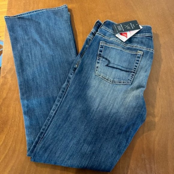American Eagle Kickboot Jeans - NWT - Size 10L - Picture 1 of 4